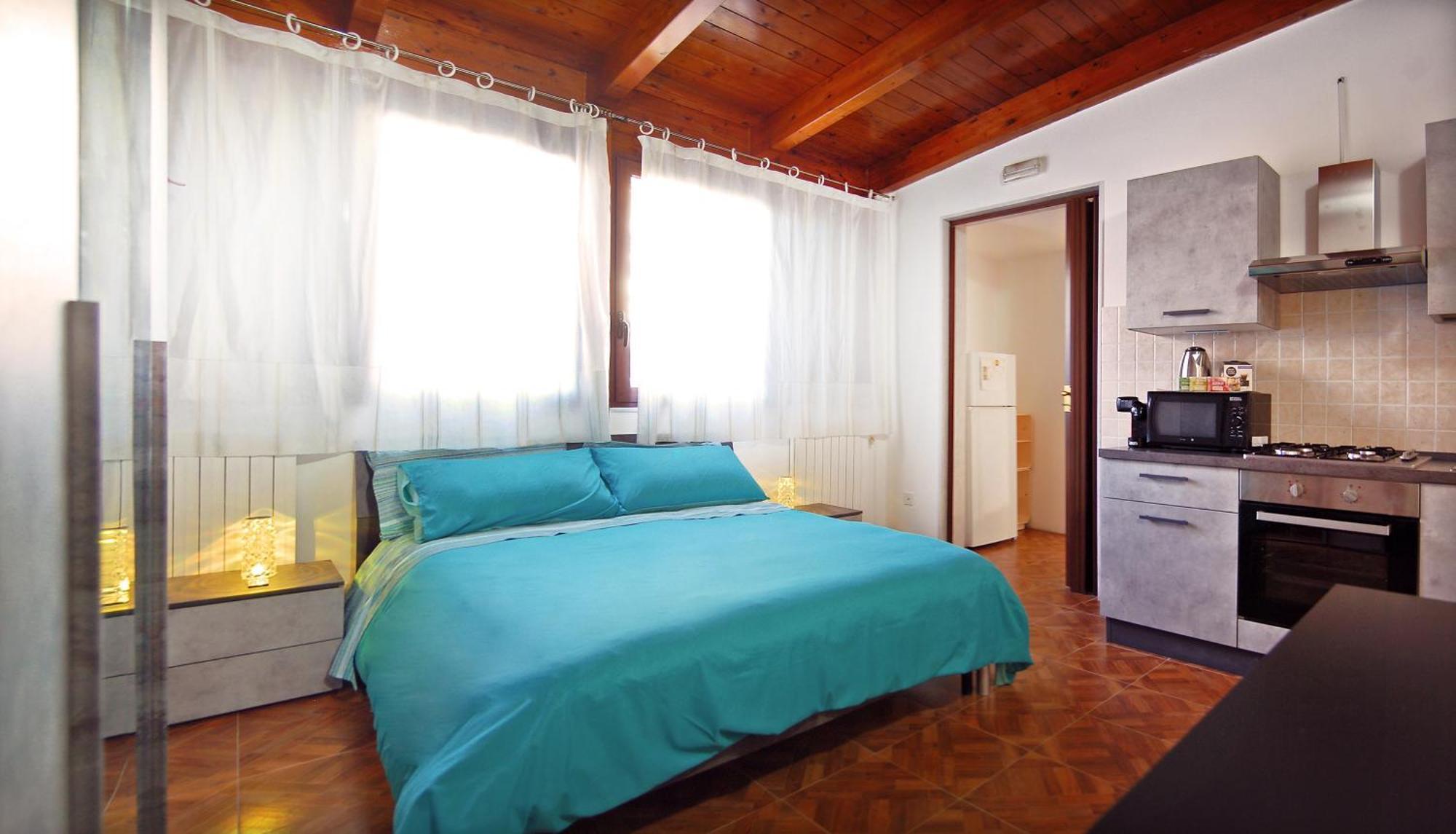 Sea Breeze Villa - Luna Apartment Bari Eksteriør bilde